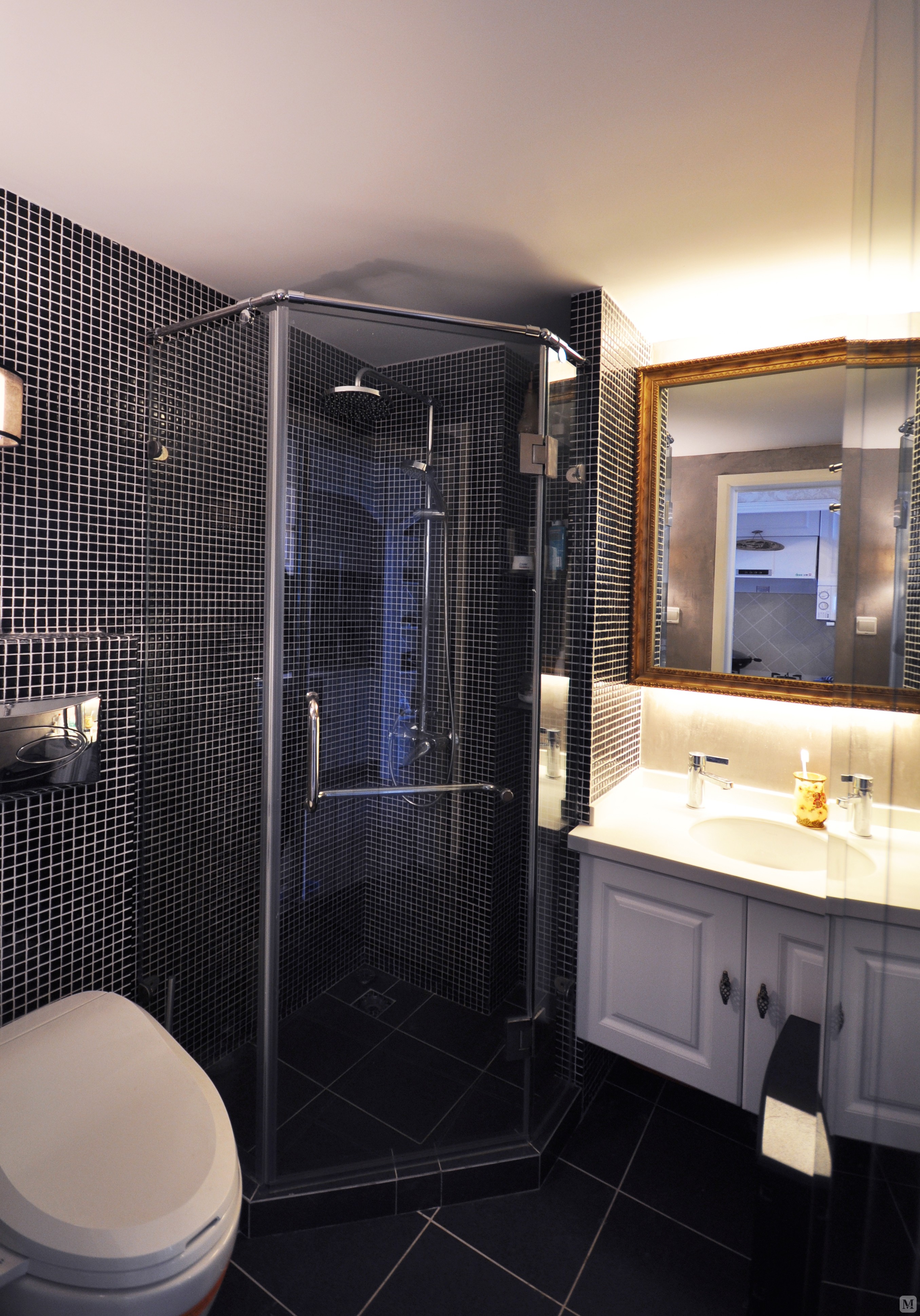 现代 #卫生间 #现代简约 #吊顶 #储物柜 #浴缸 #简约 设计咨询 留下