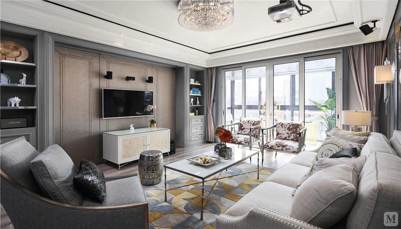 天花板挑高后更显场域通透性,大格局的客厅搭配舒服沙发简直可以吸收