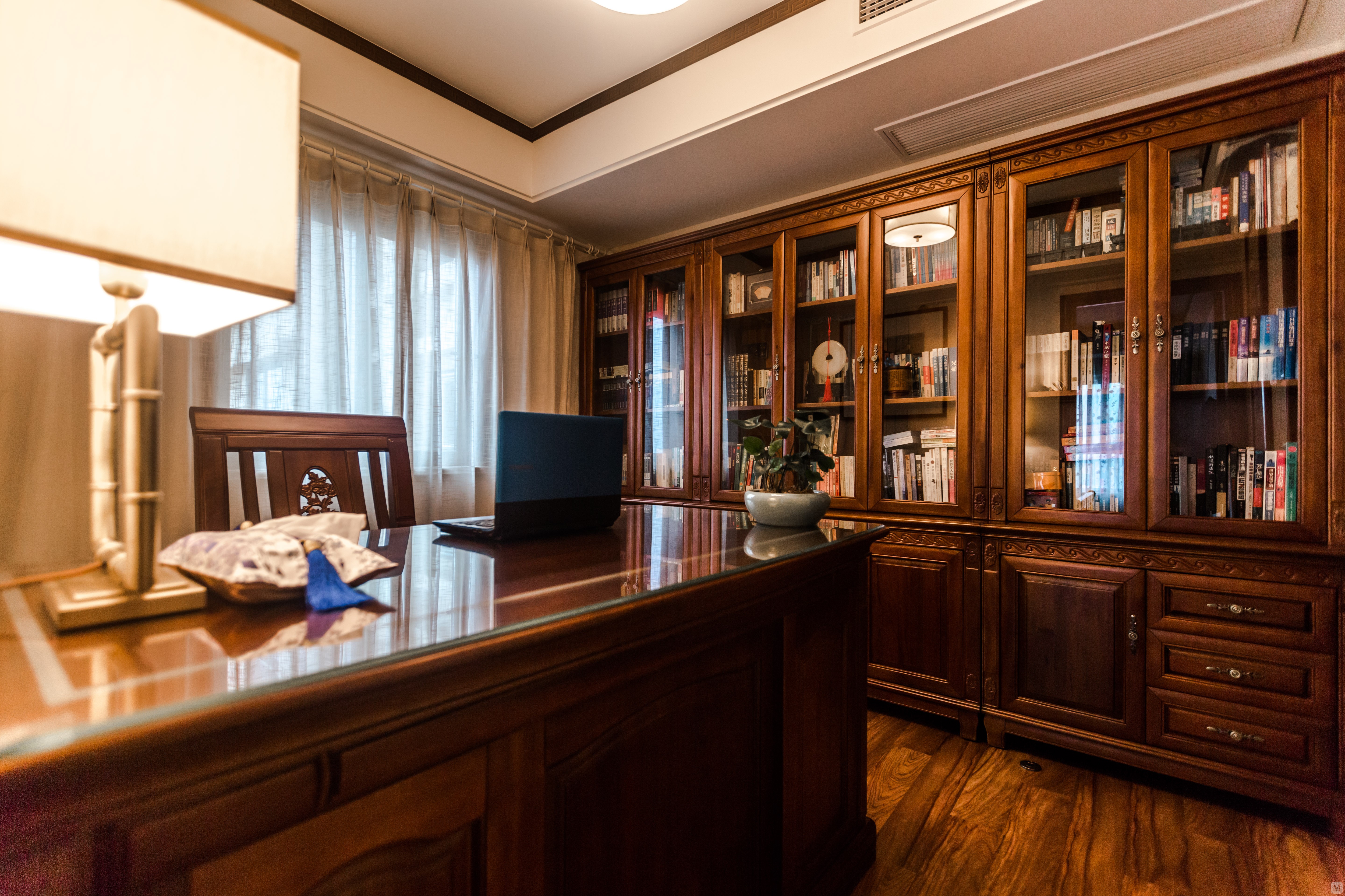 1万180㎡中式三房装修书香梅影,静坐随心,满室清雅.