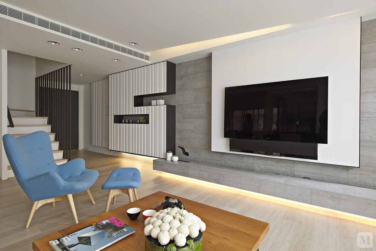 这款简欧风格客厅装修在设计上给人一种大气整洁,温馨舒适的感觉,客厅