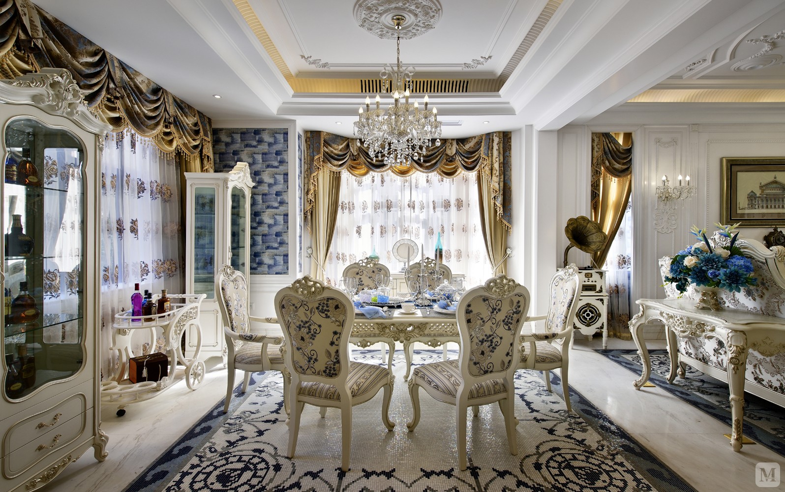 欧式风格兼备豪华,优雅,舒适,浪漫的特点,越来越受广大群体喜爱.