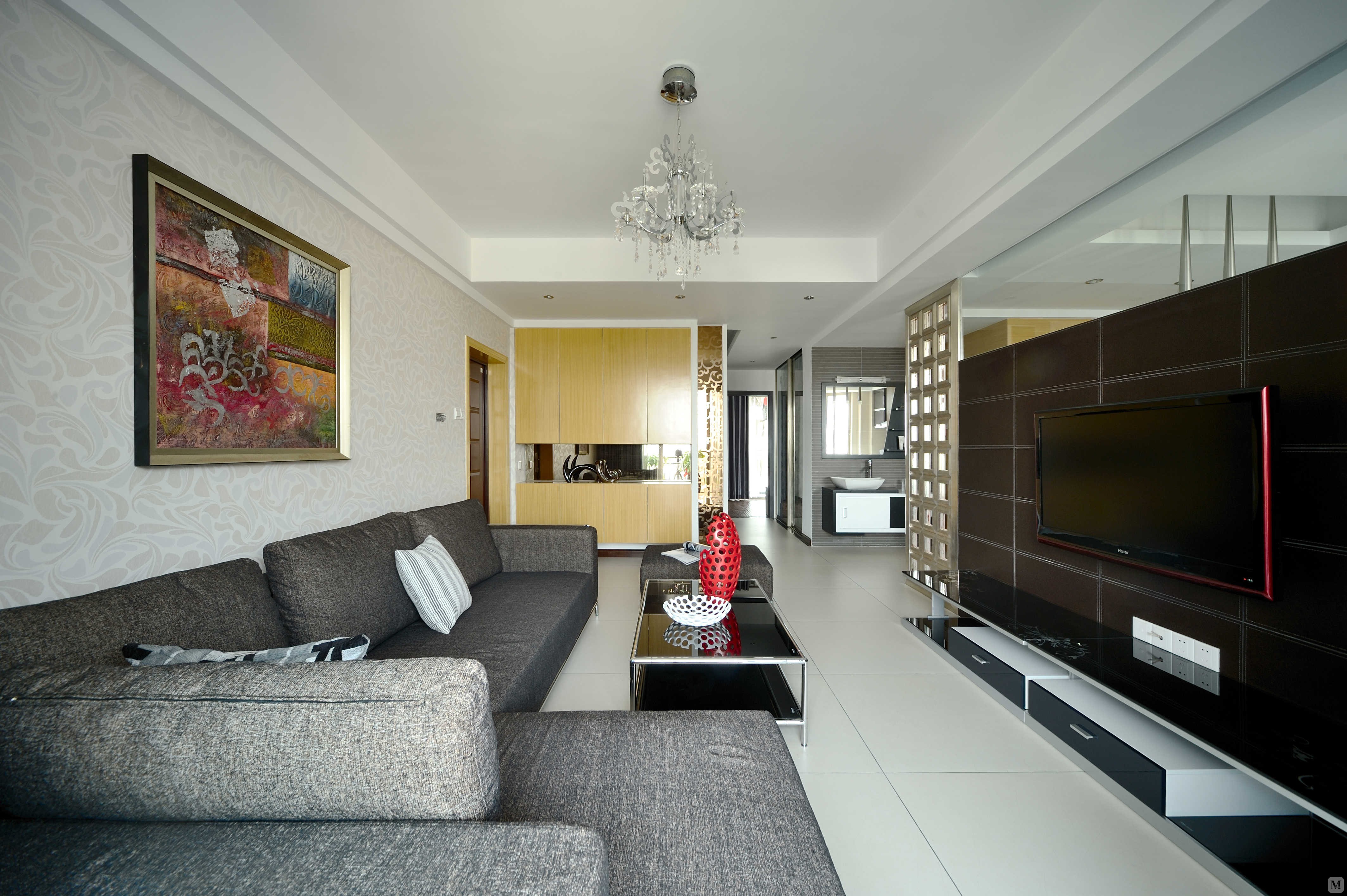 简约 #三室 装修整体定位为现代风格,将厨房与餐厅融为一体,使用讣佑