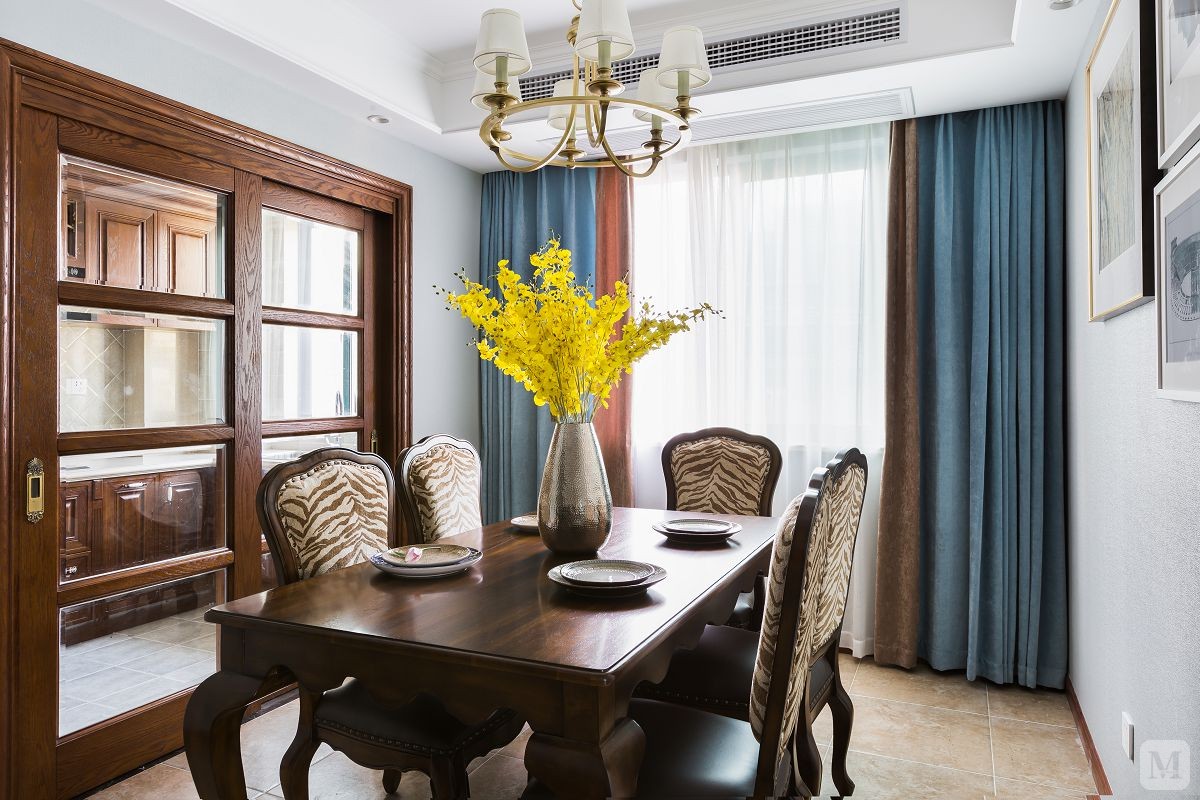 美式餐厅组合柜装修效果图