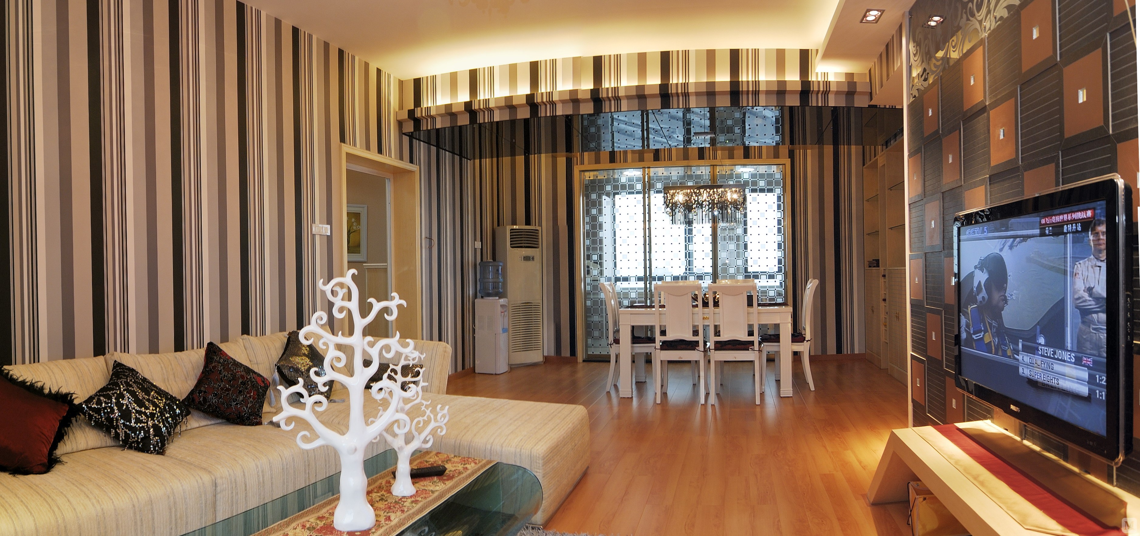 客户的居家模式,轻松,自由,有秩序,表现了家居生活力求的"平衡,宁静