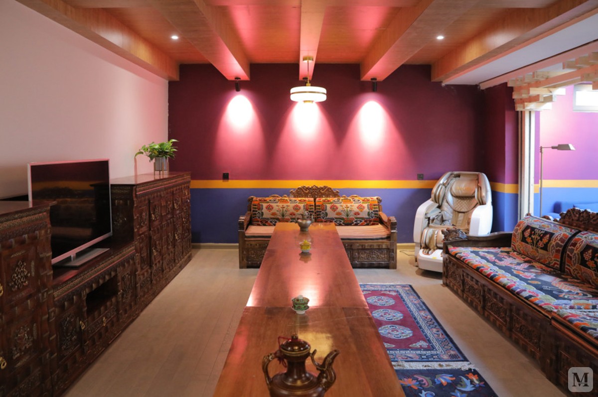 增加了许多 具有藏式风情的装修隔断