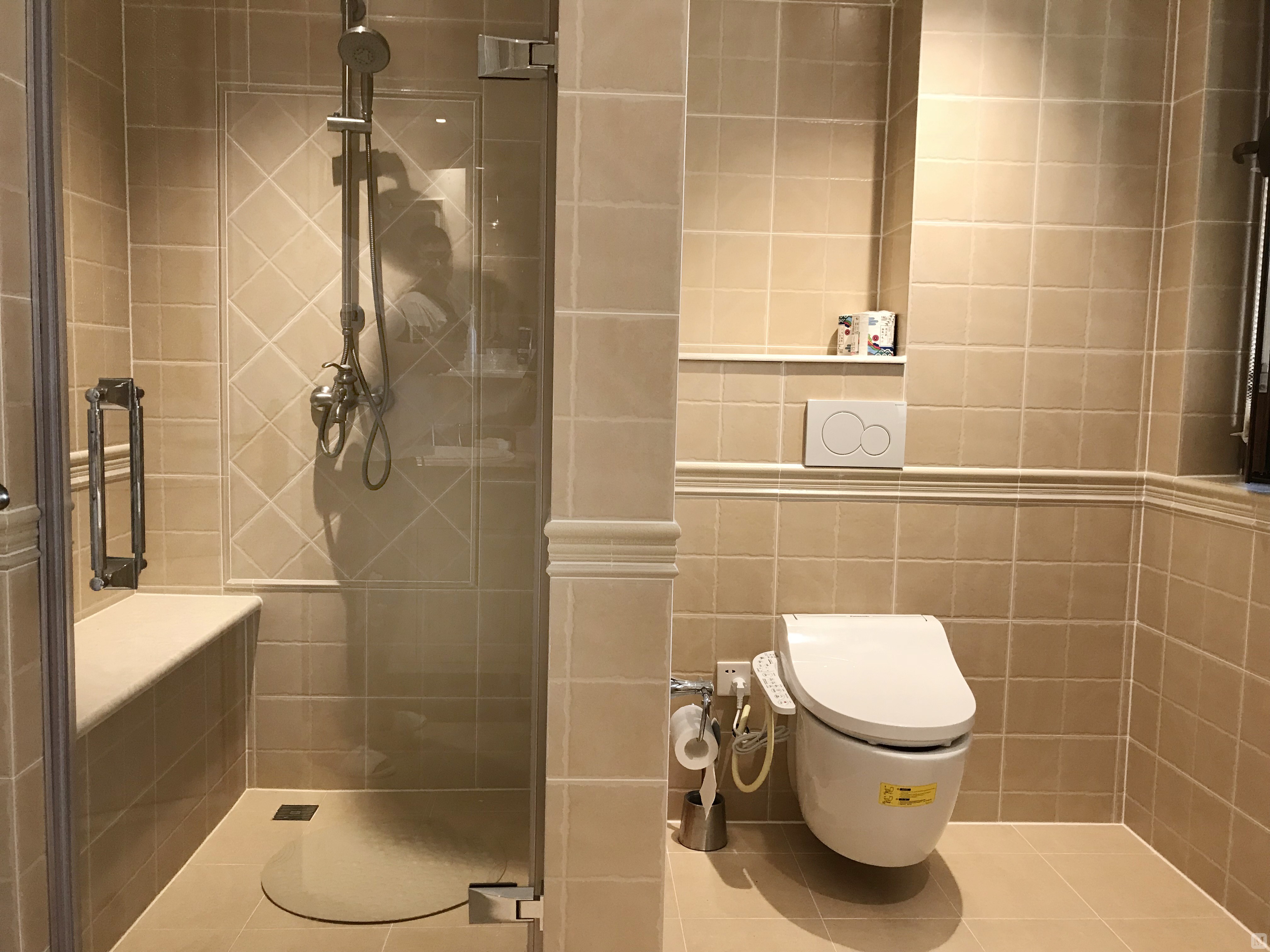 美式卫生间浴缸装修效果图