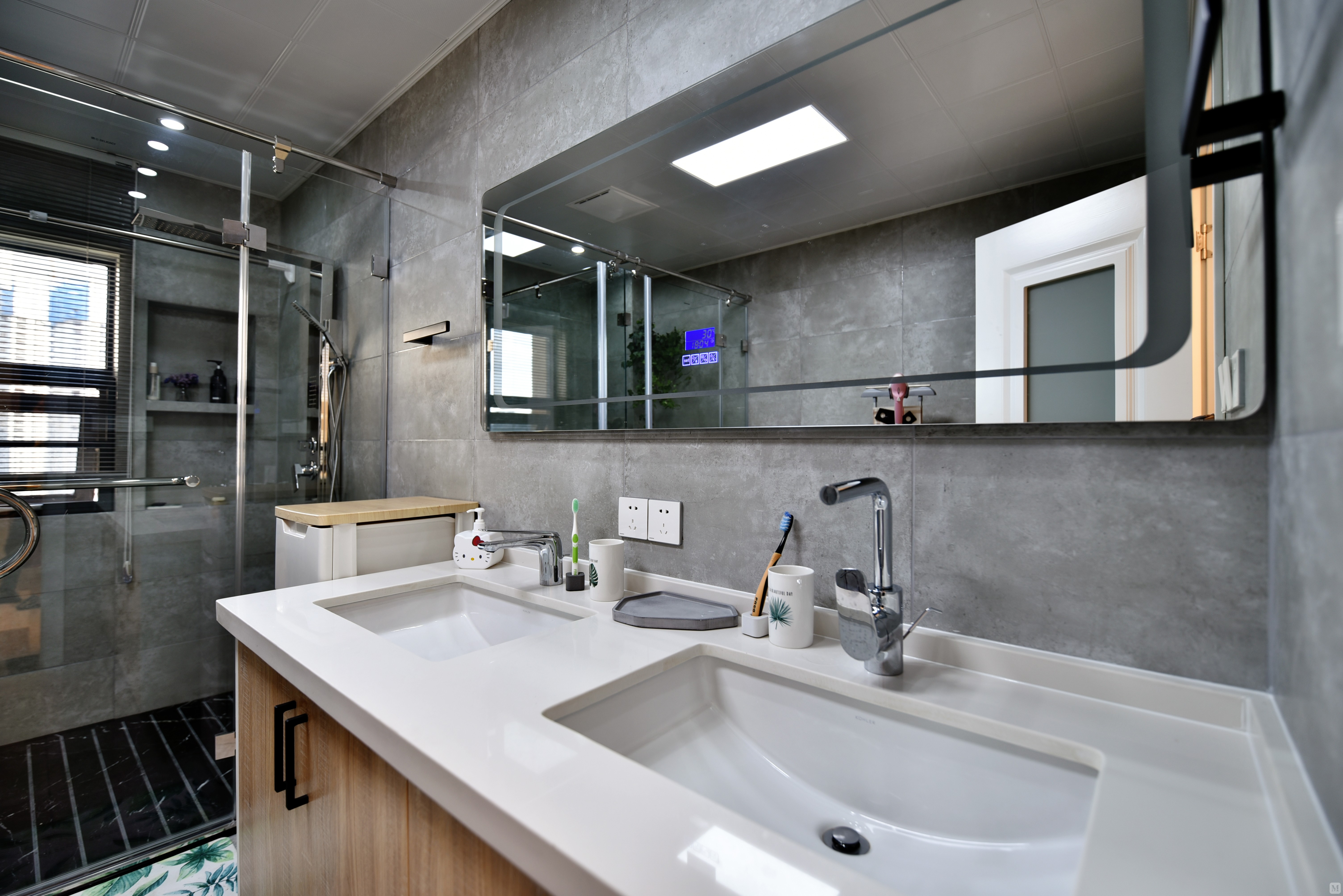 简约卫生间浴缸装修效果图