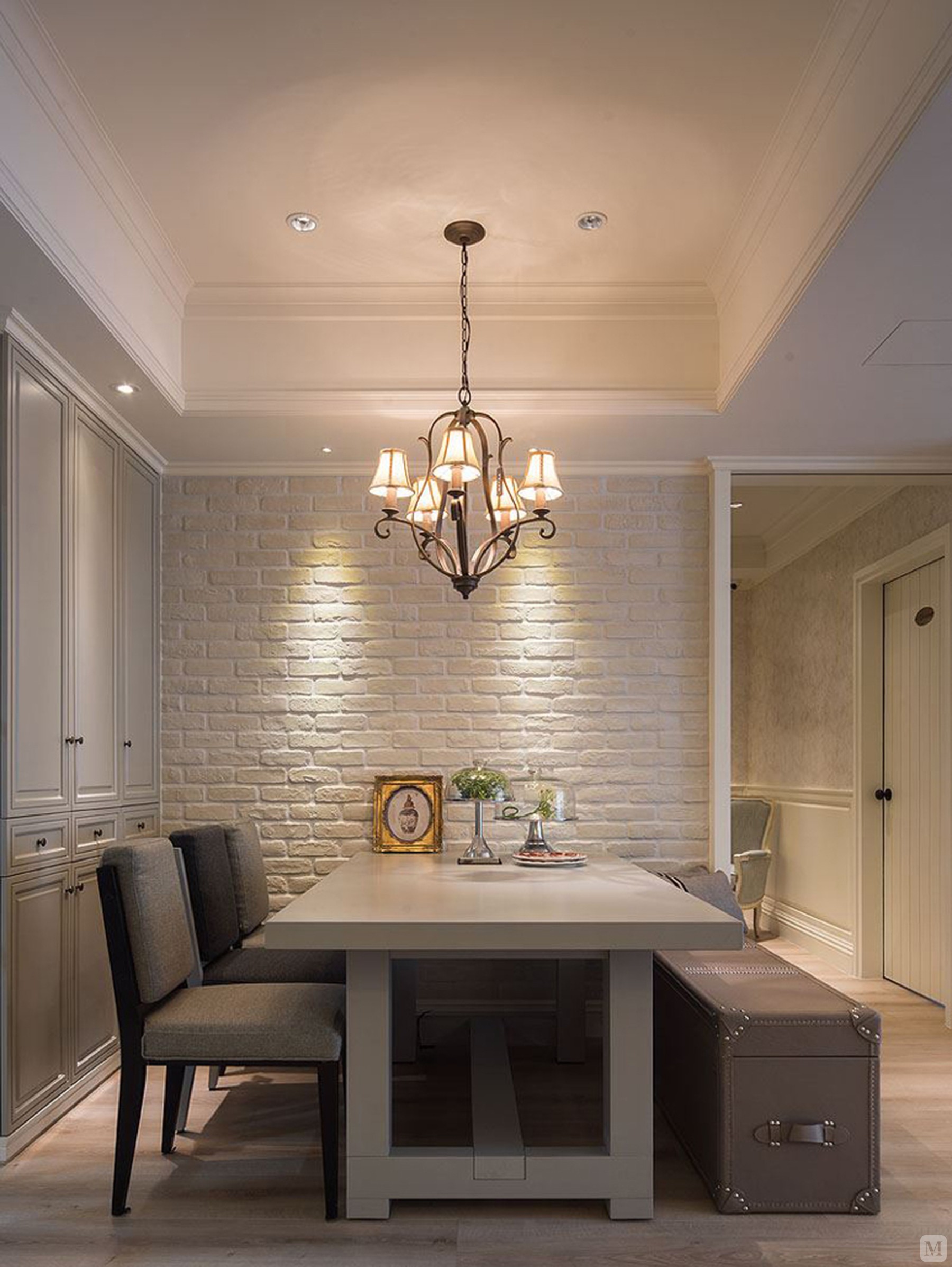 美式餐厅餐桌装修效果图