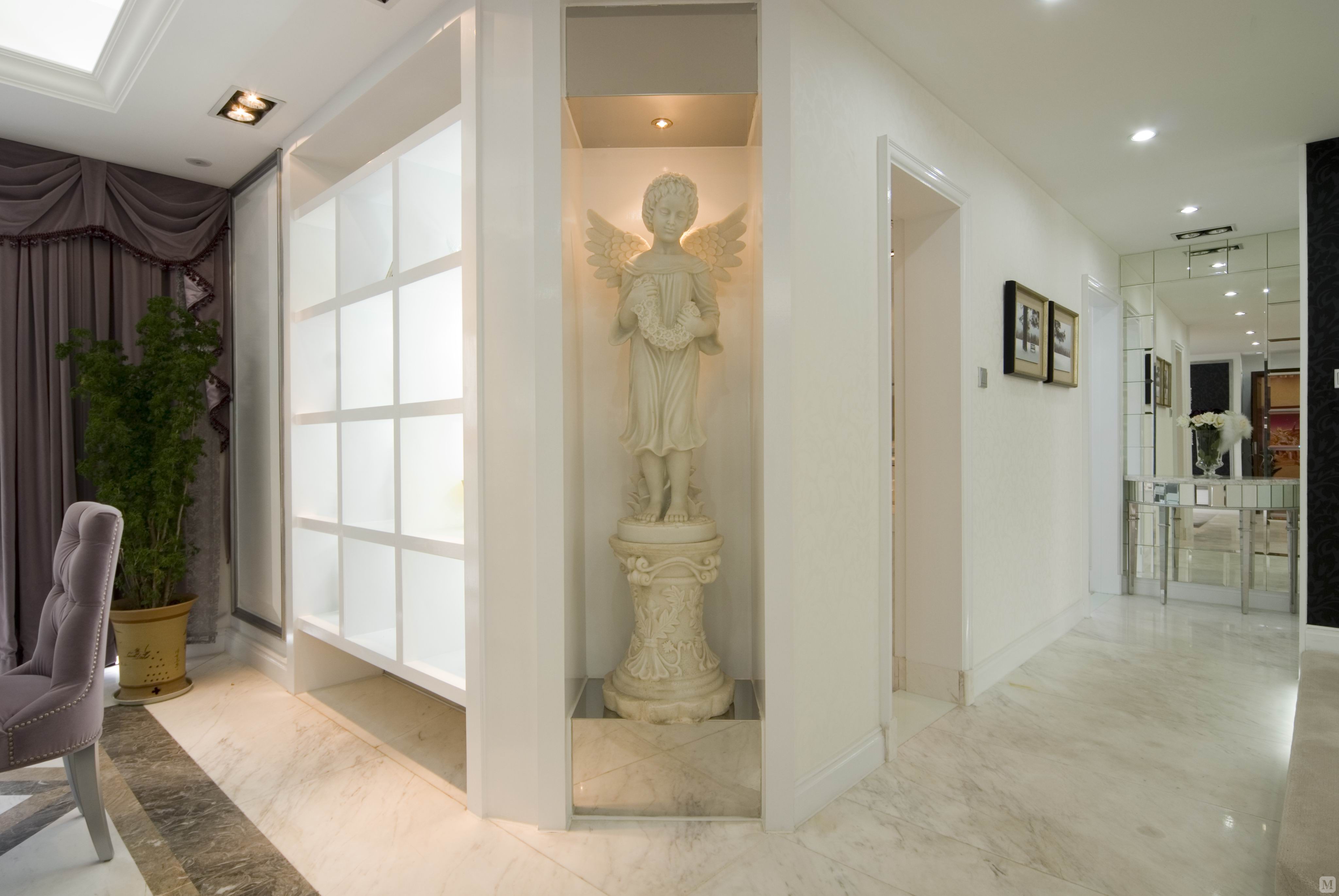 耐人寻味,具有典型的西欧元素搭配.给人宽阔的视野