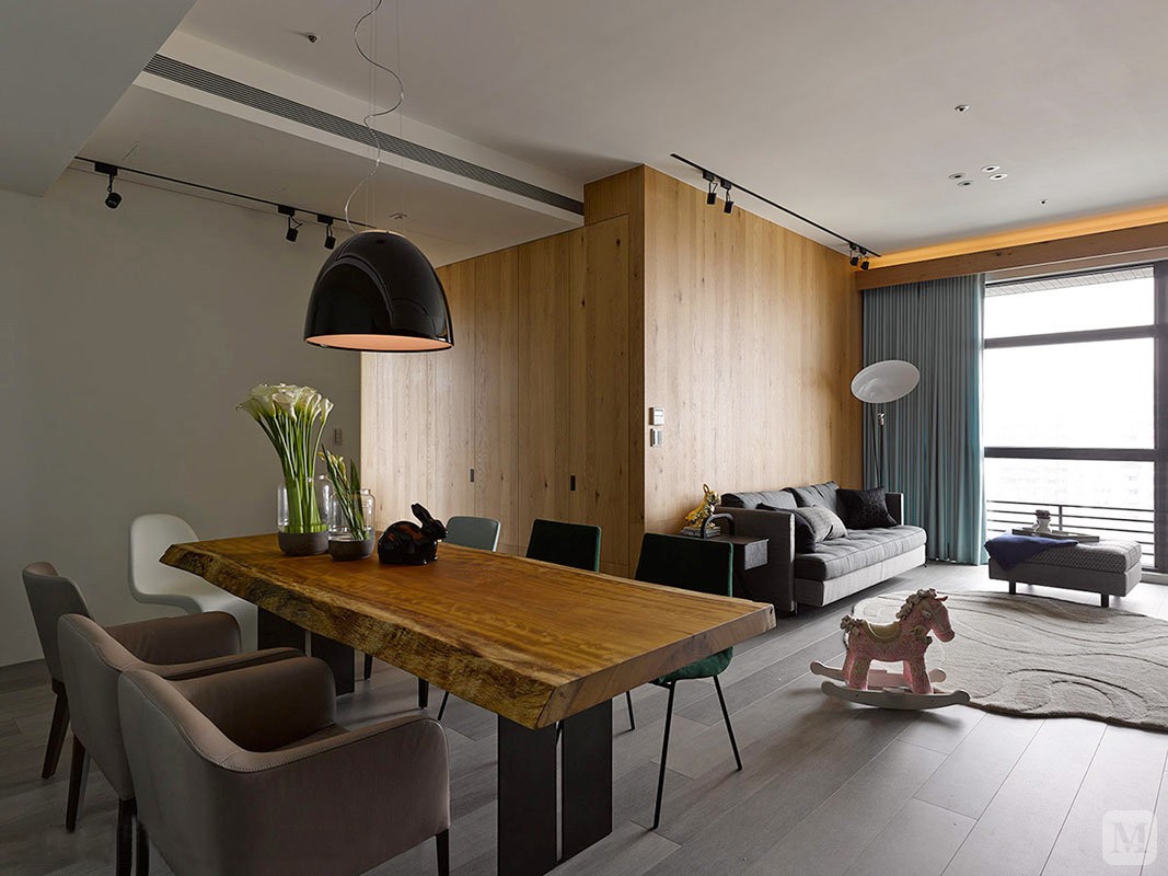 适度的装饰使家居不缺乏时代气息,使人在空间得到精神和身体的放松,并