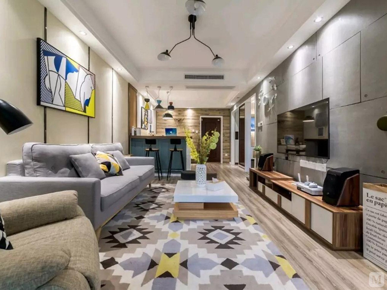 70几平的小户型,通过现代北欧混搭的风格装扮,小二房的格局,把阳台