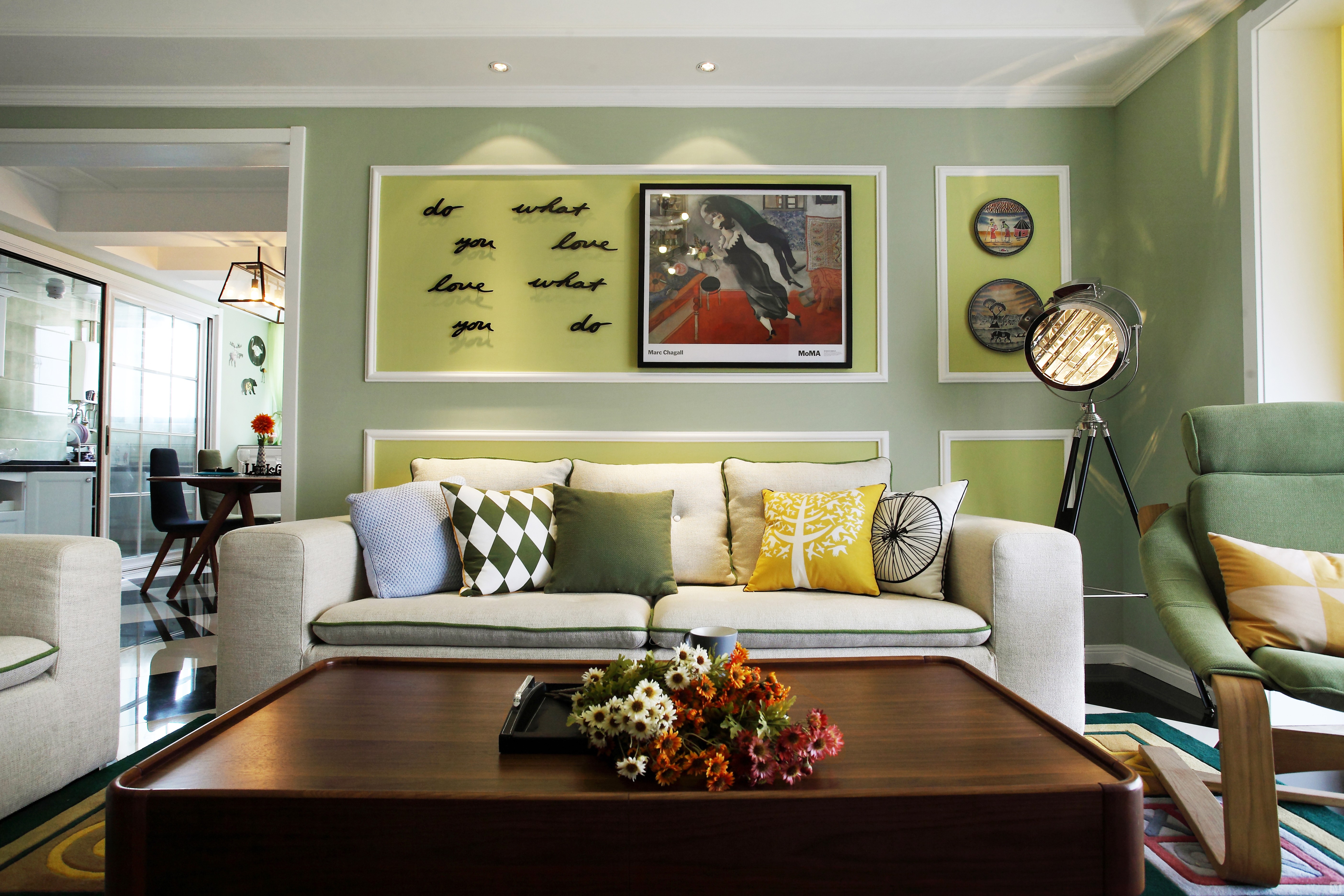 总之,在混搭装修风格的设计中,切忌不同装修元素的多,杂,乱.