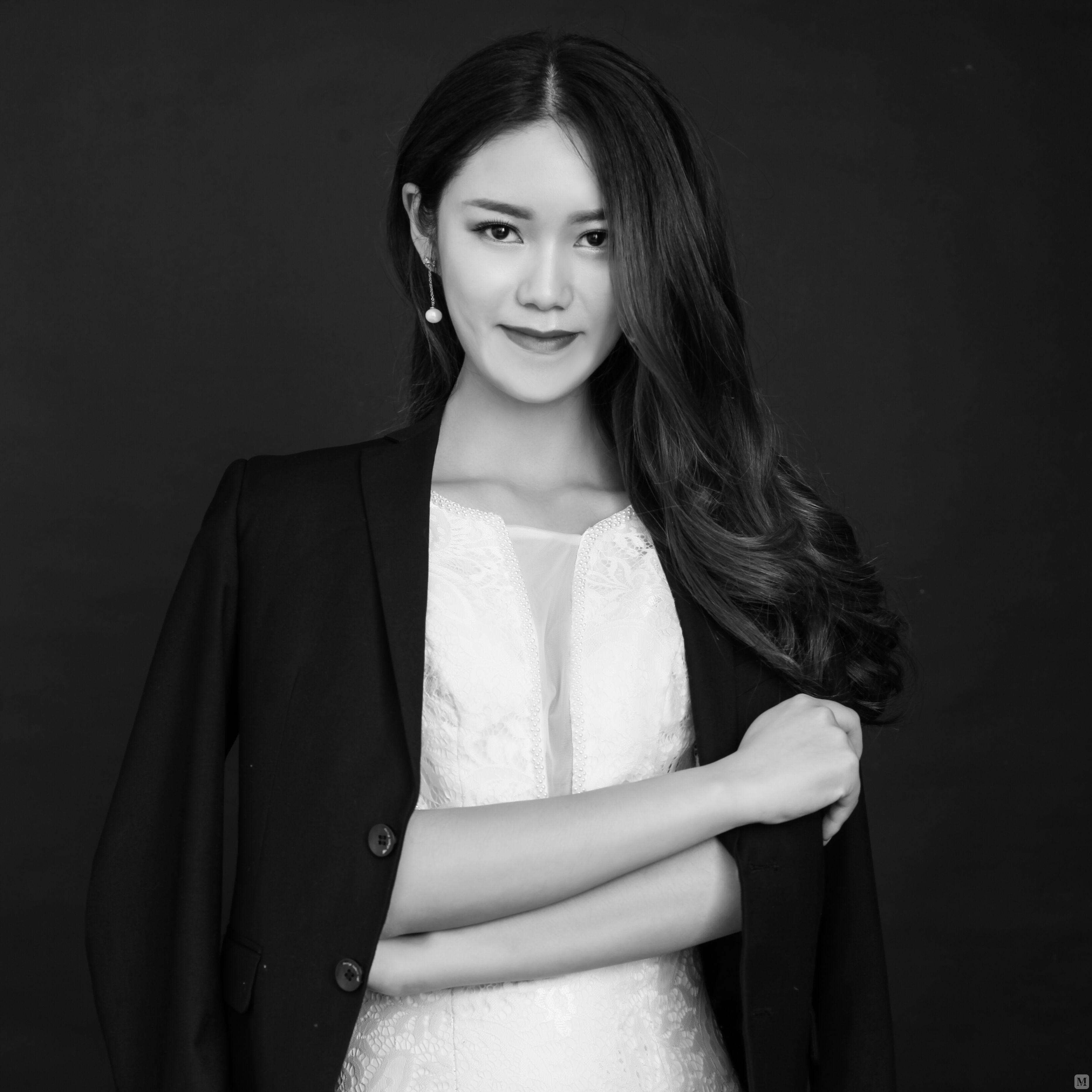 荣雨肖优秀设计师 设计案例:0套预约量:174单 设计均价:80/m 擅长风格