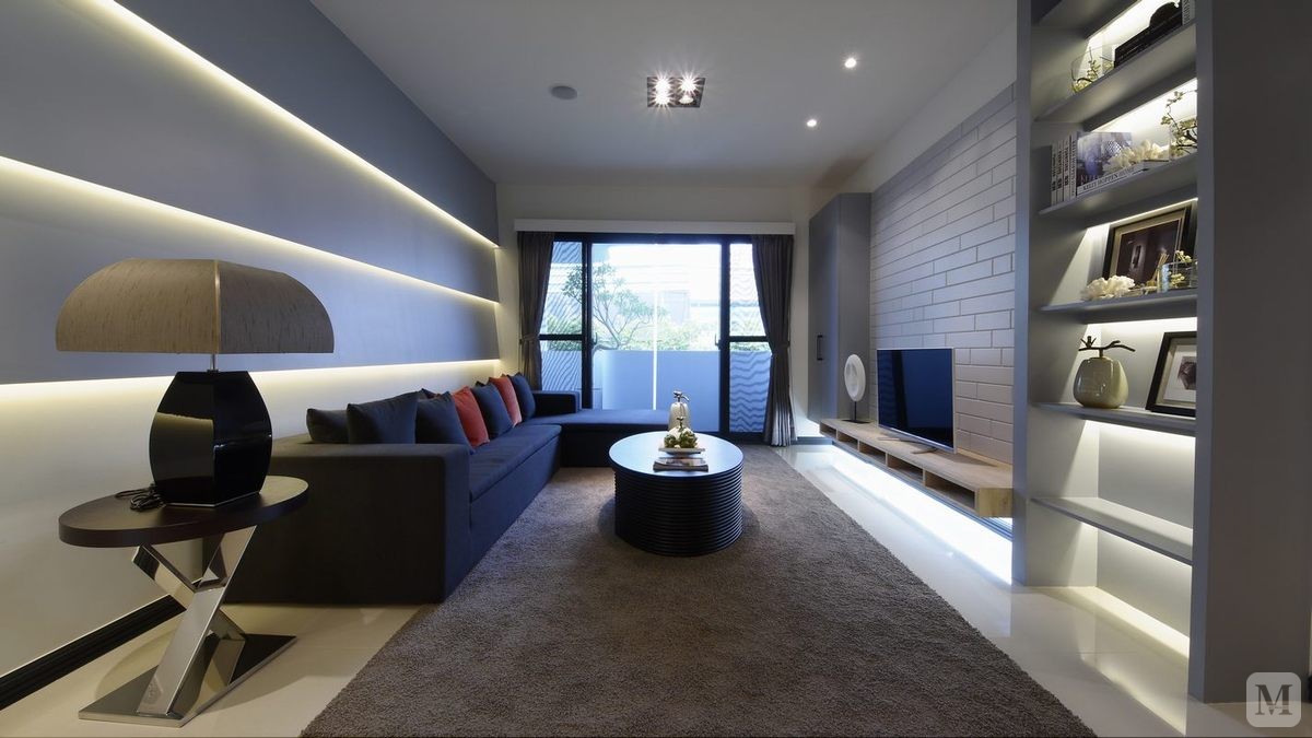 简约 #三室 客餐厅整体色调温馨,如果说硬装设计师为了注入文化感的