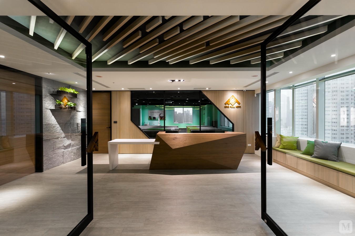 办公室在装修过程中,要有统一合理的布局功能.